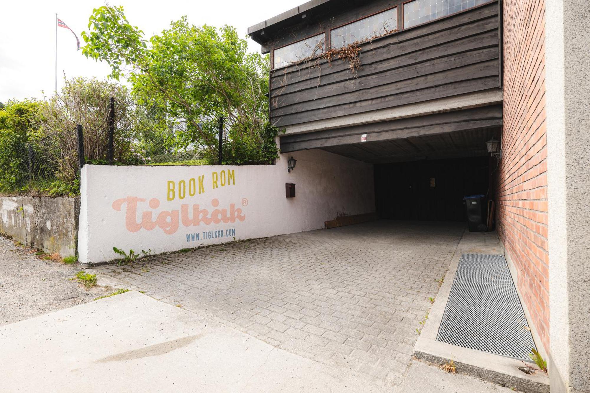 Tiglkak Hostel อองดาลส์เนส ภายนอก รูปภาพ